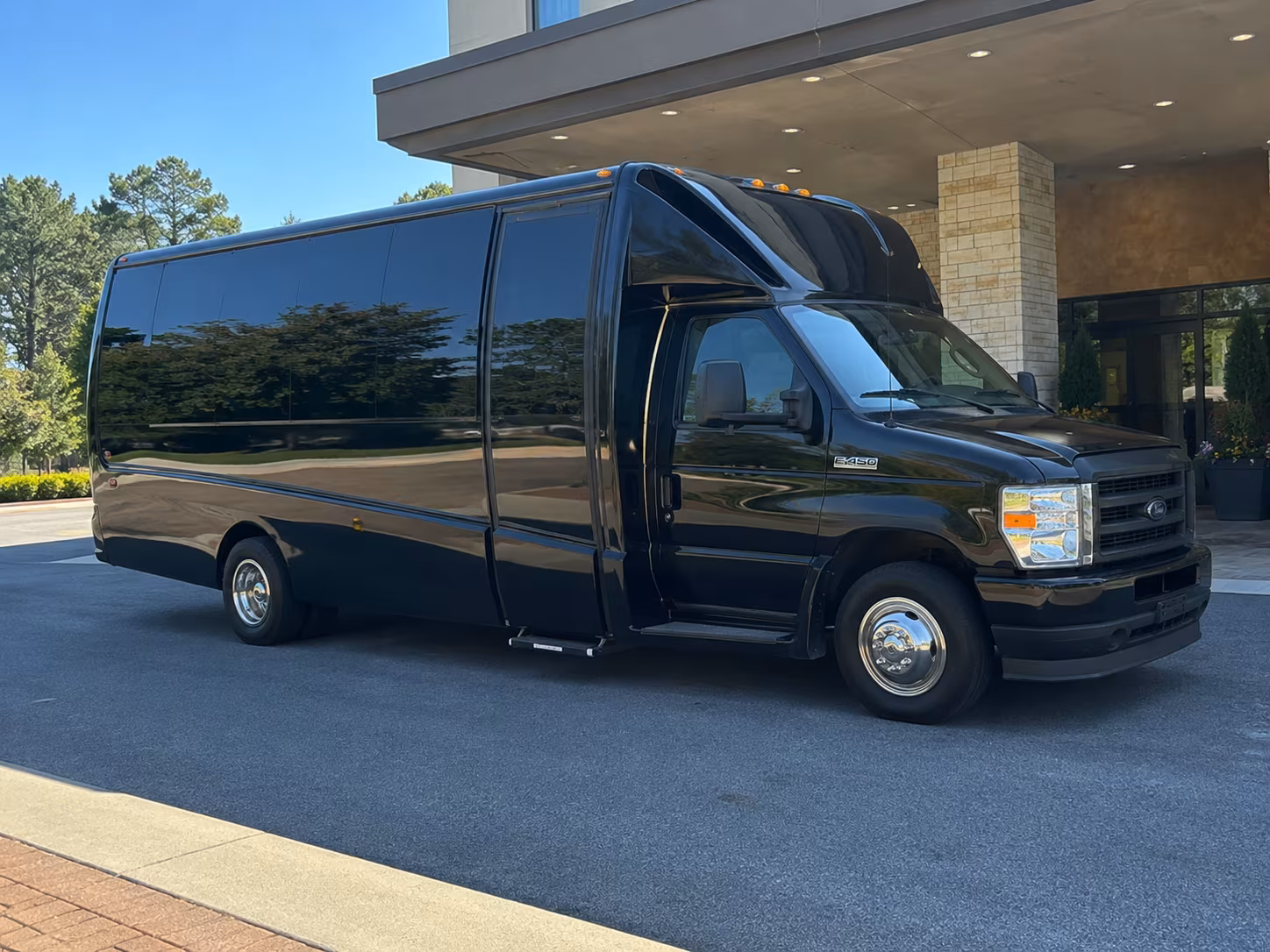 pittsburgh hospital and campus shuttle bus rentals