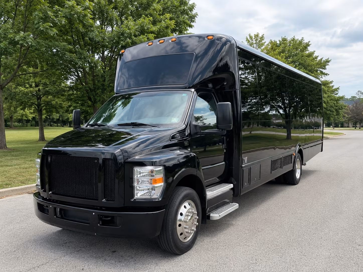 rent a pittsburgh prom party bus or charter bus today