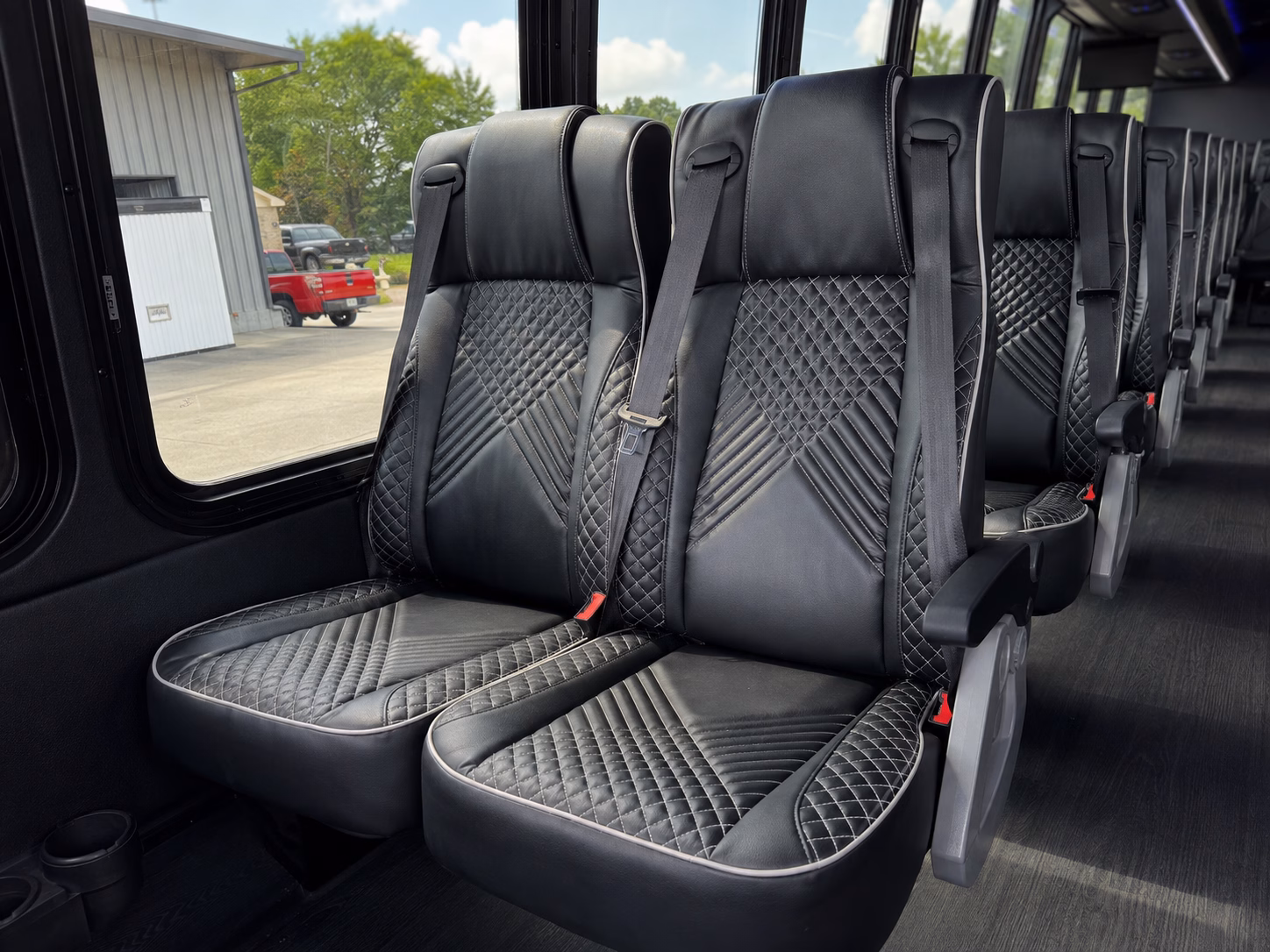 shuttle services for airline crews and airport staff in pittsburgh